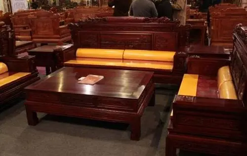 现在实木家具常用的有哪些木材，价格排序和优缺点是什么？